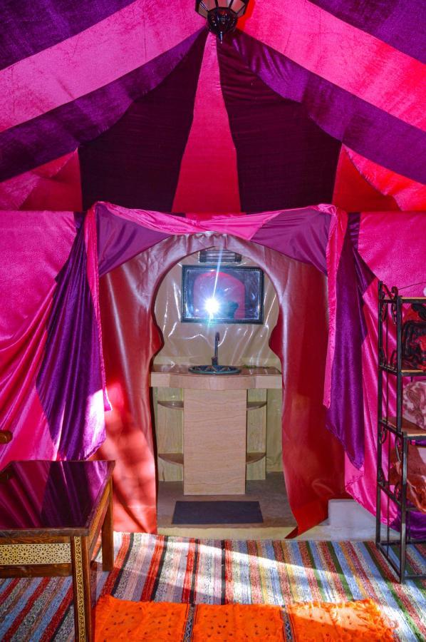 Les Roches Desert Camp مرزوكة المظهر الخارجي الصورة